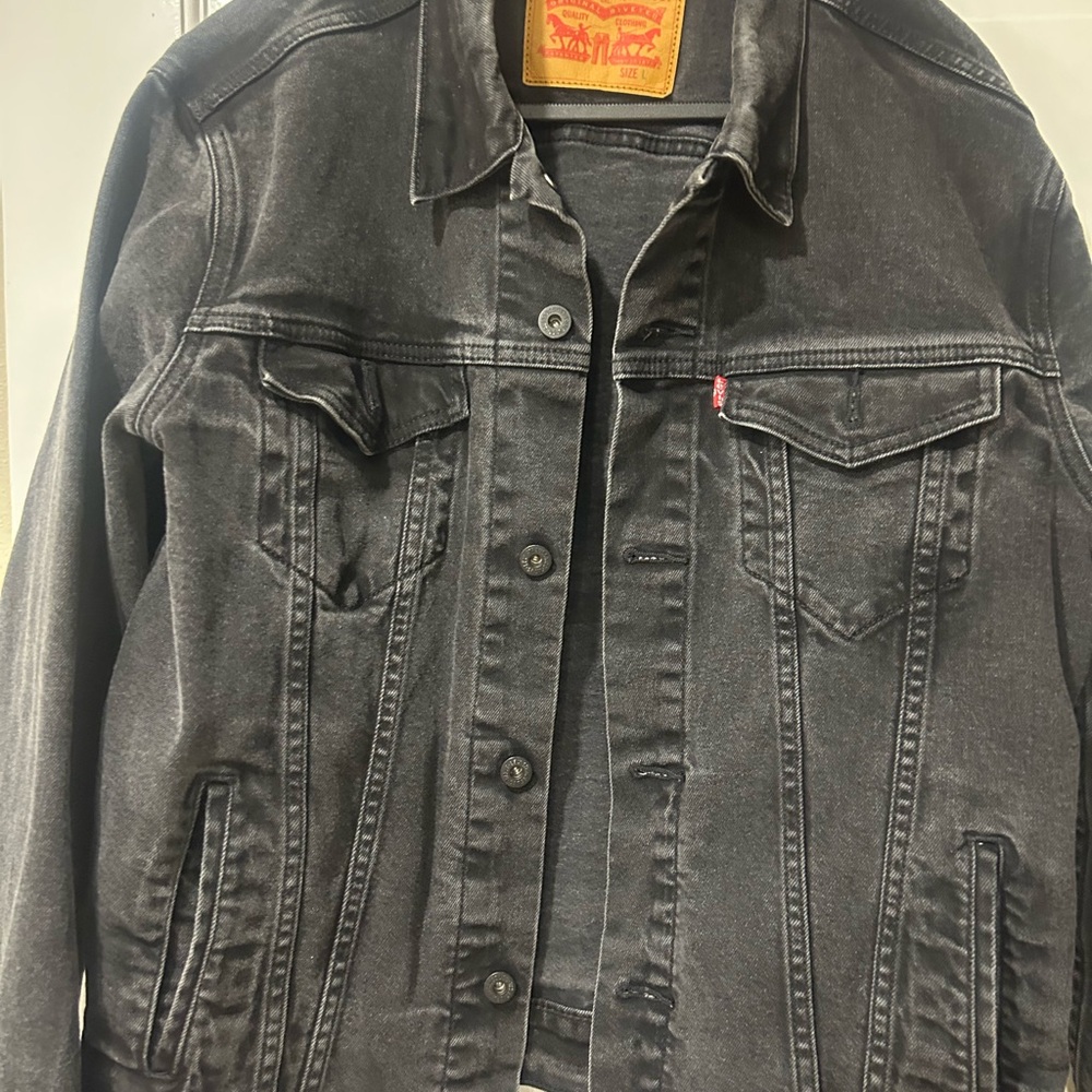 Levi's Men’s Faded Black Denim Trucker Jacket
